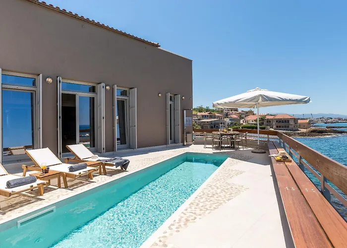 Kormoranos-hydrobates Waterfront Villa