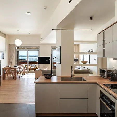 Kormoranos-hydrobates Waterfront * La Canée