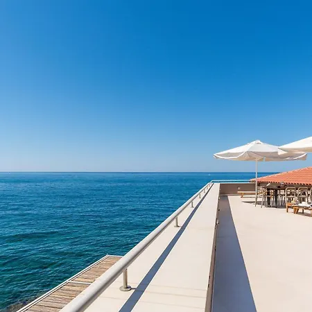 Kormoranos-hydrobates Waterfront *