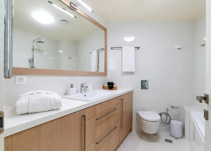 Kormoranos-hydrobates Waterfront * La Canea