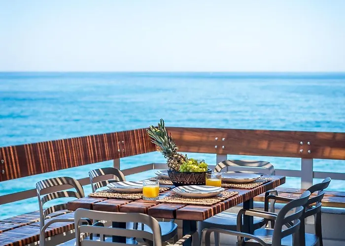 Kormoranos-hydrobates Waterfront *