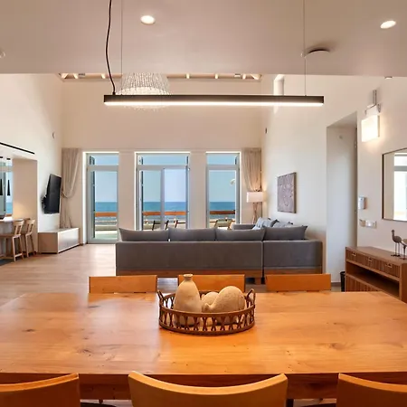 Kormoranos-hydrobates Waterfront Villa *