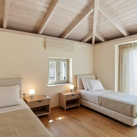 Kormoranos-hydrobates Waterfront * Chania (Crete)