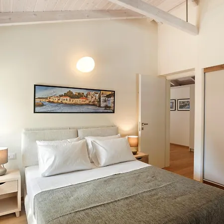 Kormoranos-hydrobates Waterfront Villa