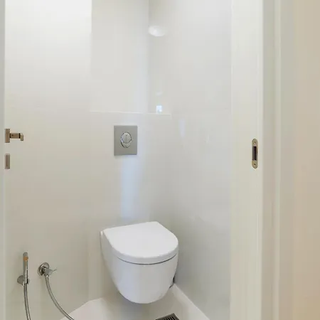 Kormoranos-hydrobates Waterfront *