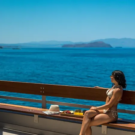 Kormoranos-hydrobates Waterfront Villa *