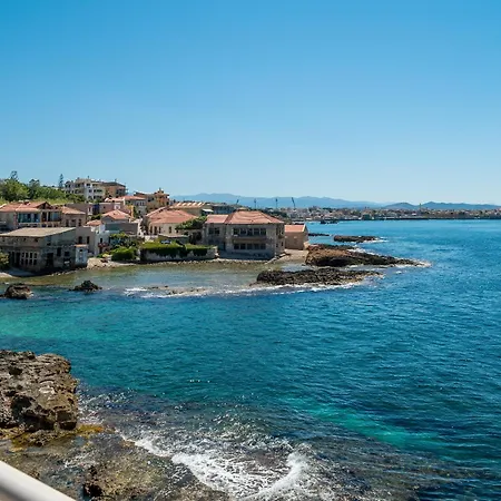 Kormoranos-hydrobates Waterfront Villa Chania (Crete)
