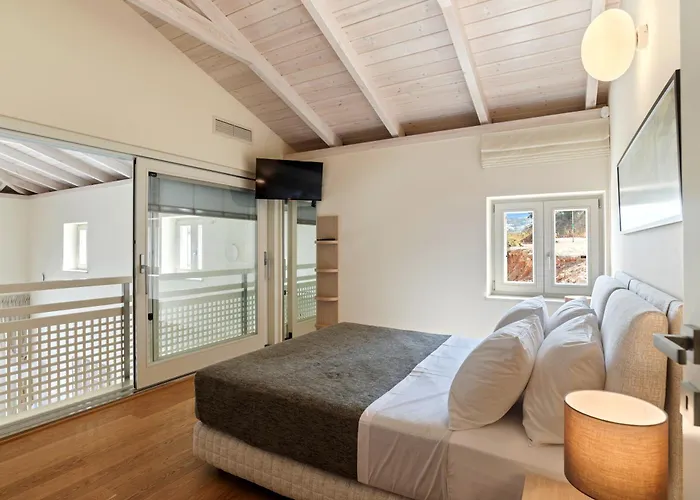 Kormoranos-hydrobates Waterfront *