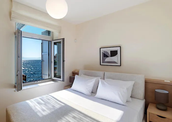 ヴィラ Kormoranos-hydrobates Waterfront ハニア