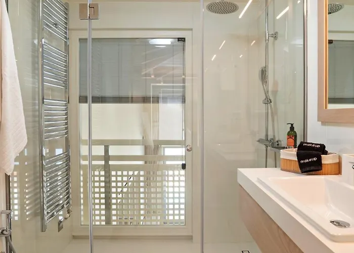 Kormoranos-hydrobates Waterfront * La Canée