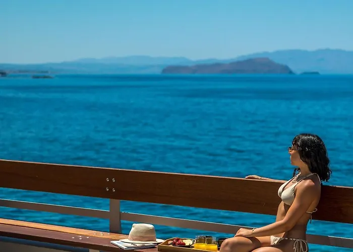 Kormoranos-hydrobates Waterfront ヴィラ *