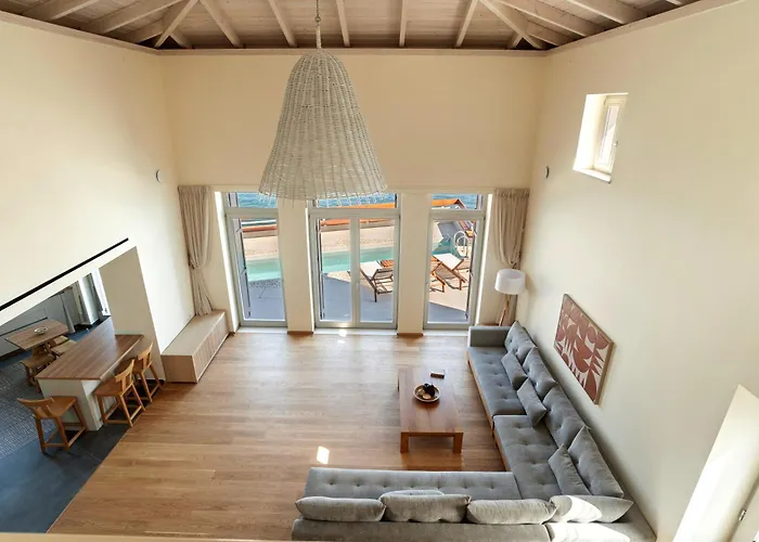 Kormoranos-hydrobates Waterfront ハニア