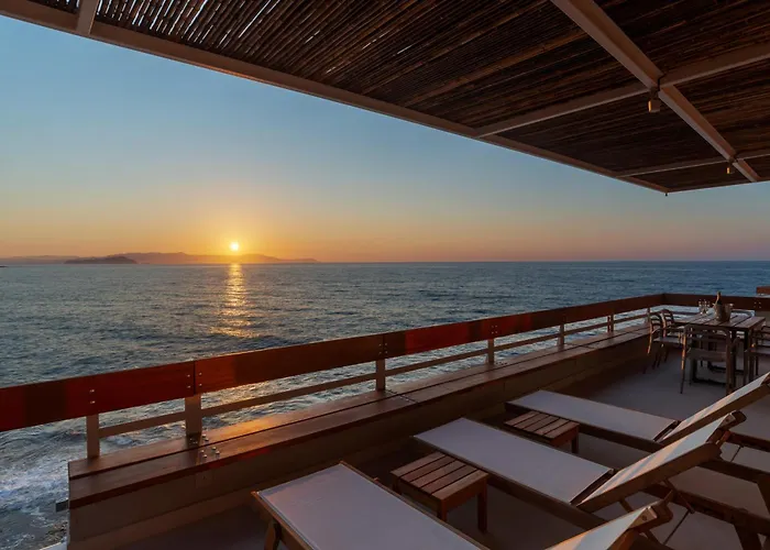 Kormoranos-hydrobates Waterfront