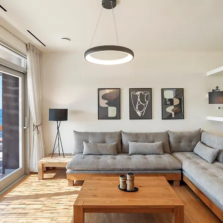 Kormoranos-hydrobates Waterfront *