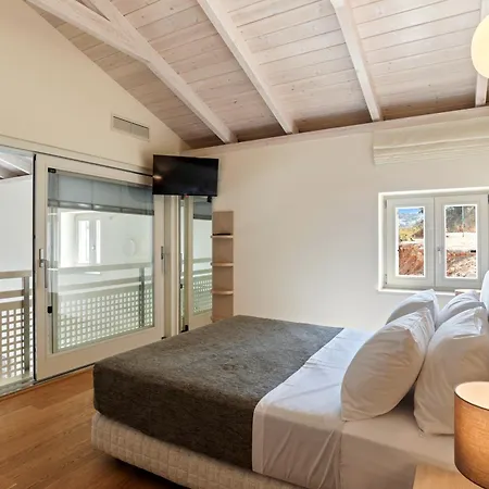 Kormoranos-hydrobates Waterfront *