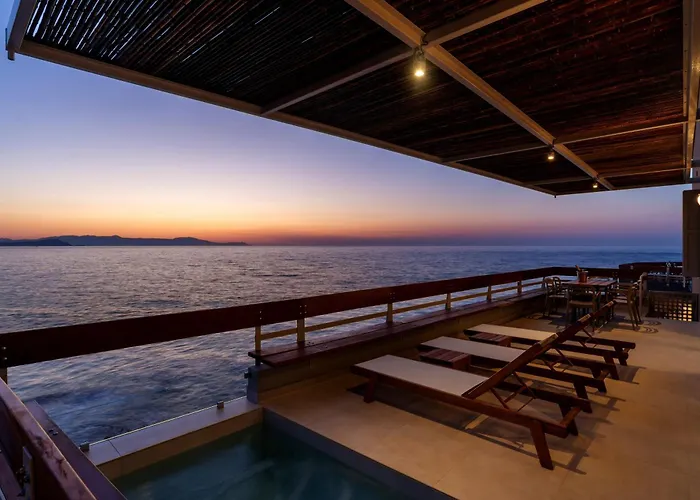 Kormoranos-hydrobates Waterfront *